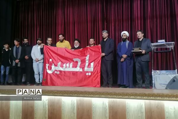 نشست اهالی هنر و رسانه شهرستان بافق با کارگردان و دیگر عوامل فیلم سینمایی اخت الرضا