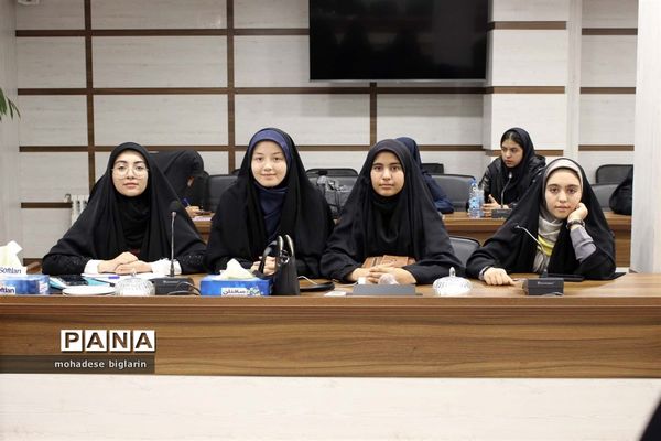 اجرای برنامه «دیده‌بان قانون اساسی» ‌ویژه اعضای مجلس دانش‌آموزی