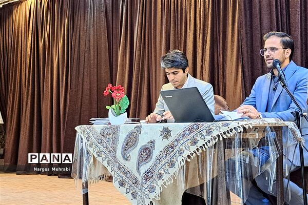 تشریح برنامه فراگیر پرورشی و لزوم جهاد تبیین در گردهمایی مدیران مدارس آباده