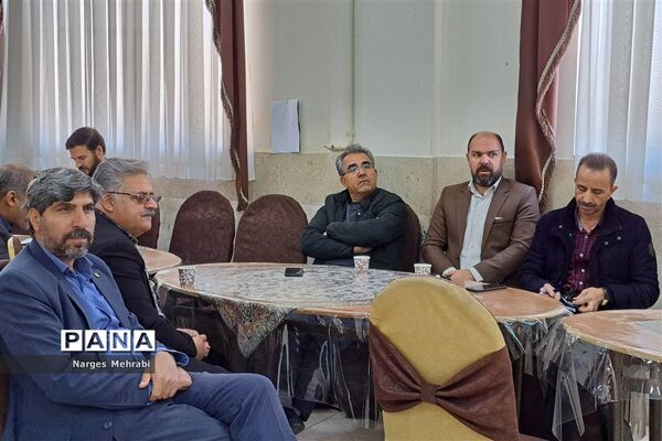 تشریح برنامه فراگیر پرورشی و لزوم جهاد تبیین در گردهمایی مدیران مدارس آباده