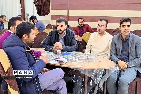 تشریح برنامه فراگیر پرورشی و لزوم جهاد تبیین در گردهمایی مدیران مدارس آباده