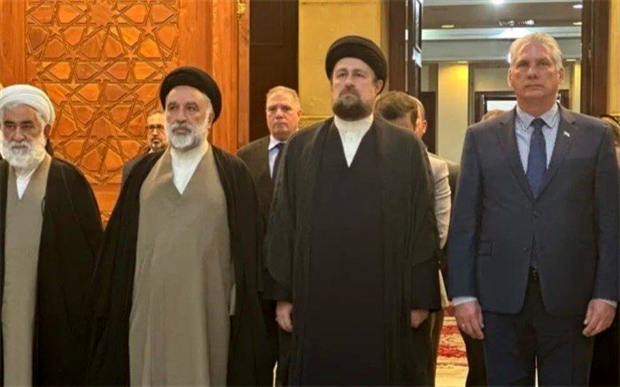 ادای احترام رئیس جمهور کوبا به مقام شامخ امام خمینی(ره)