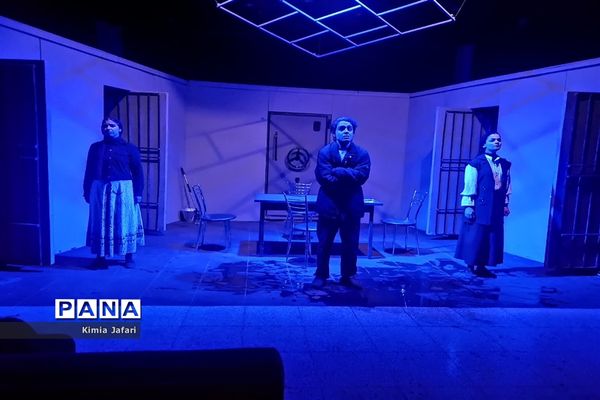 تئاتر چشم های بسته از خواب در بافق