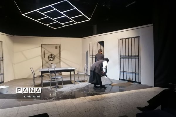 تئاتر چشم های بسته از خواب در بافق