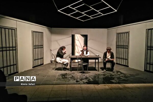 تئاتر چشم های بسته از خواب در بافق