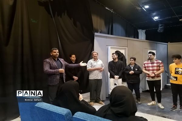 تئاتر چشم های بسته از خواب در بافق