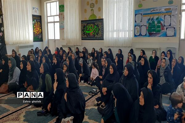 کلاس آموزشی سلامت روان برای مادران در آموزشگاه هفده شهریور