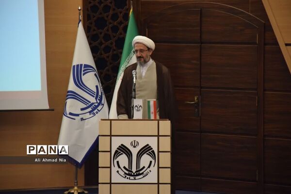 مراسم تجلیل از پژوهشگران و فناوران برتر استان قم
