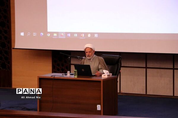 مراسم تجلیل از پژوهشگران و فناوران برتر استان قم