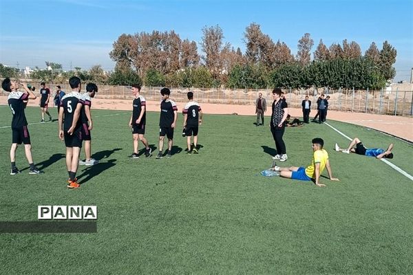 مسابقات دو و میدانی دوره دوم متوسطه پسران مرحله منطقه‌ای در  ورامین