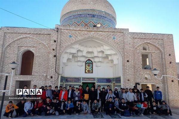 محفل بندگی و عبادت دانش‌آموزان شهرستان تفرش