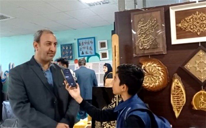 هدف  از برگزاری نمایشگاه پژوهش در مدارس استعدادیابی نوجوانان است/ فیلم