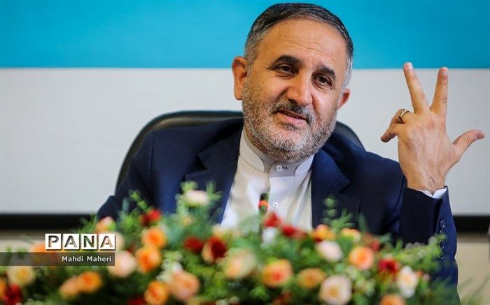 افزایش سن جذب دانشگاه فرهنگیان باعث تضعیف ظرفیت معلمی خواهد شد