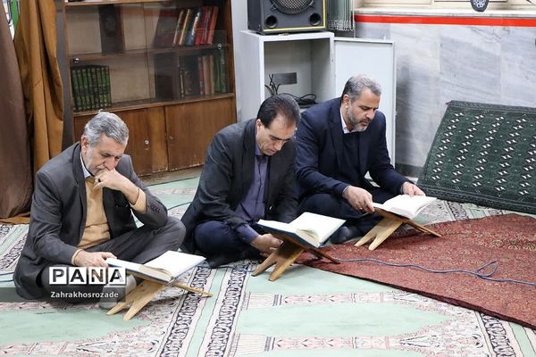 محفل انس با قران کریم و تقدیر از برگزیدگان مسابقات قرآنی‌ در ناحیه 2 شهرری