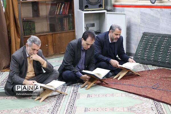 محفل انس با قران کریم و تقدیر از برگزیدگان مسابقات قرآنی‌ در ناحیه 2 شهرری