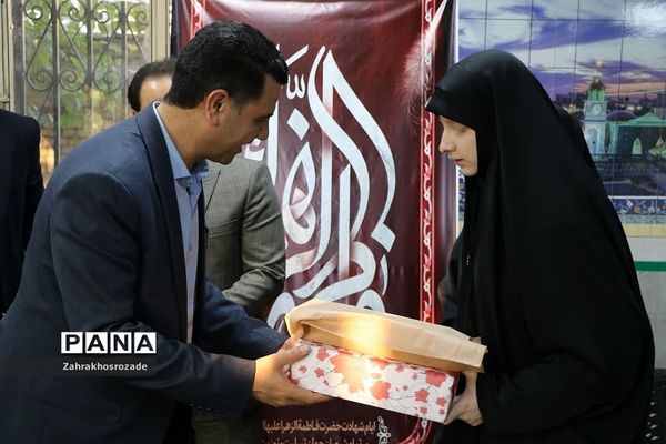 محفل انس با قران کریم و تقدیر از برگزیدگان مسابقات قرآنی‌ در ناحیه 2 شهرری