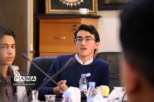 پنجمین نشست معاون استاندار با تشکل های دانش آموزی ناحیه 4 مشهد
