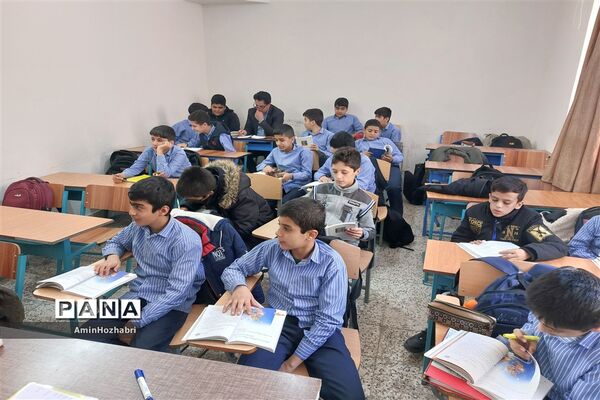 استقبال دانش آموزان  دبیرستان  زرتاش خلیل‌آباد از طرح مدام