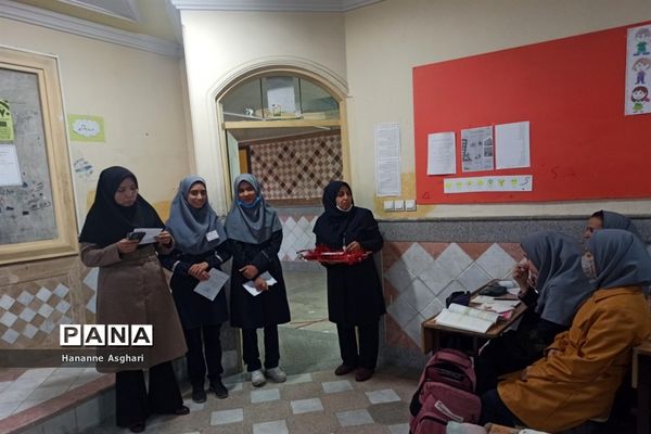 اجرای طرح مدام در دبیرستان دخترانه ناحیه یک مشهد