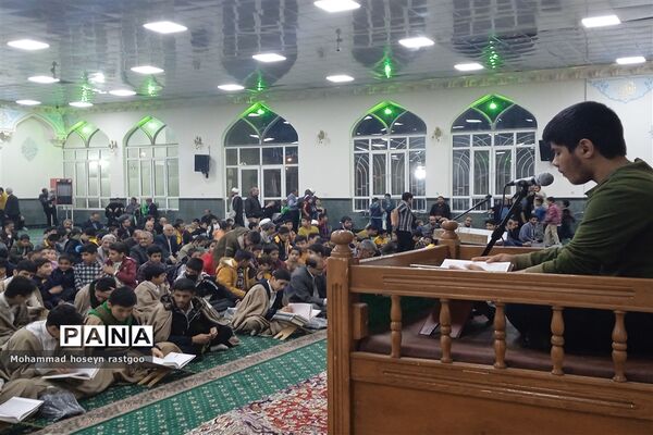 محفل انس با قرآن دانش‌آموزی در کاشمر