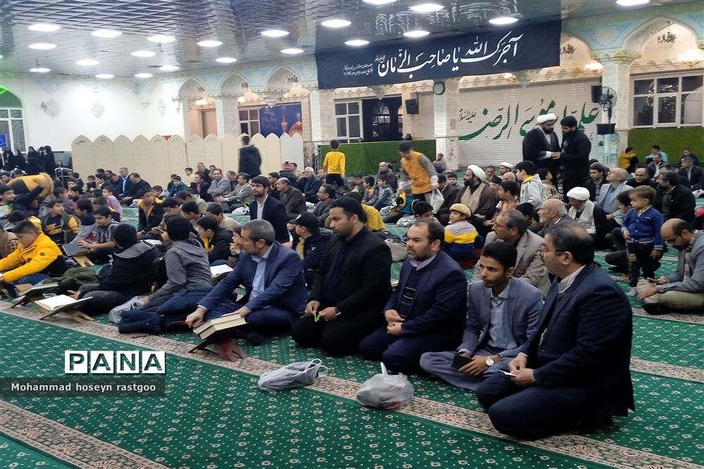 محفل انس با قرآن دانش‌آموزی در کاشمر