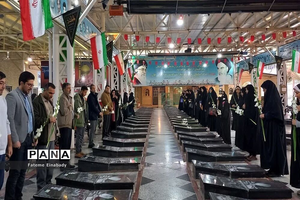 گلباران مزار شهدا به‌مناسبت گرامیداشت هفته مدارس و مراکز غیر دولتی  در شهرستان ملارد