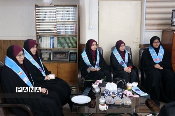 نشست هم‌اندیشی مجلس دانش‌آموزی خراسان رضوی