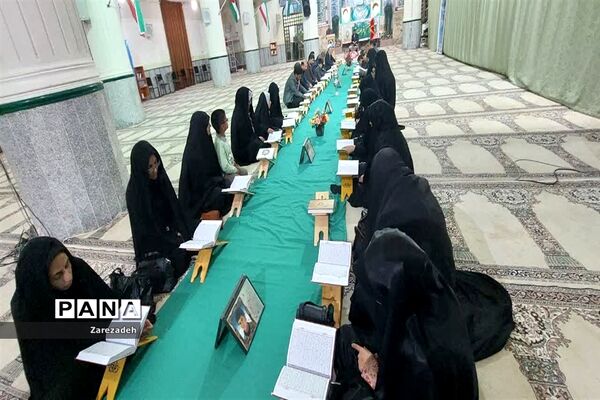 محفل انس با قرآن به‌مناسبت هفته قرآن و عترت شهرستان ابرکوه