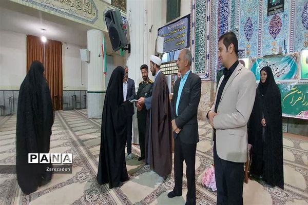 محفل انس با قرآن به‌مناسبت هفته قرآن و عترت شهرستان ابرکوه