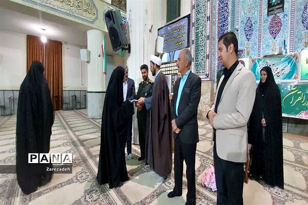 محفل انس با قرآن به‌مناسبت هفته قرآن و عترت شهرستان ابرکوه