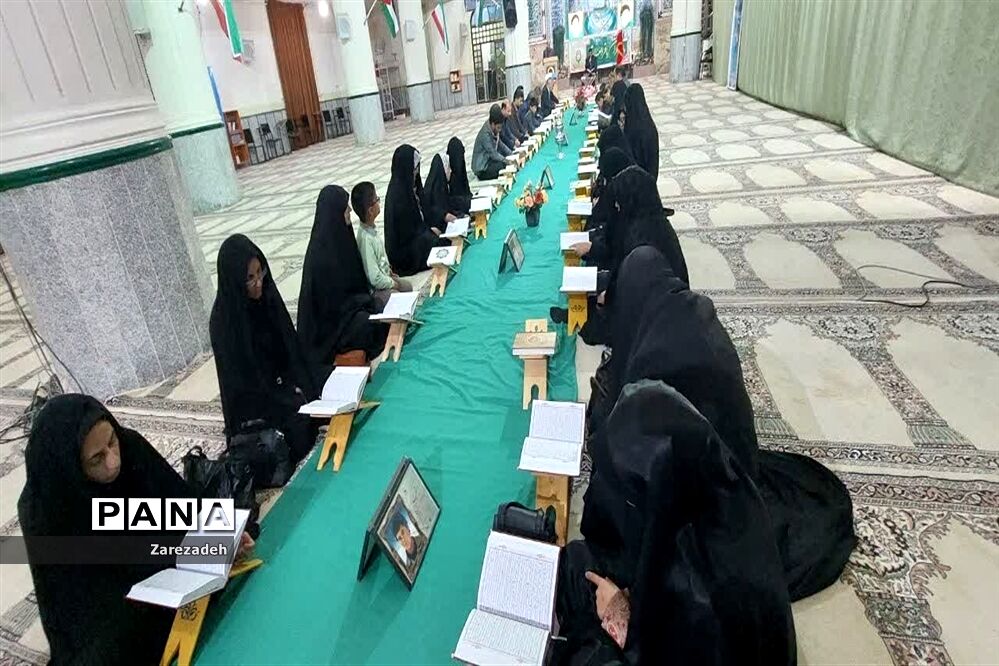 محفل انس با قرآن به‌مناسبت هفته قرآن و عترت شهرستان ابرکوه