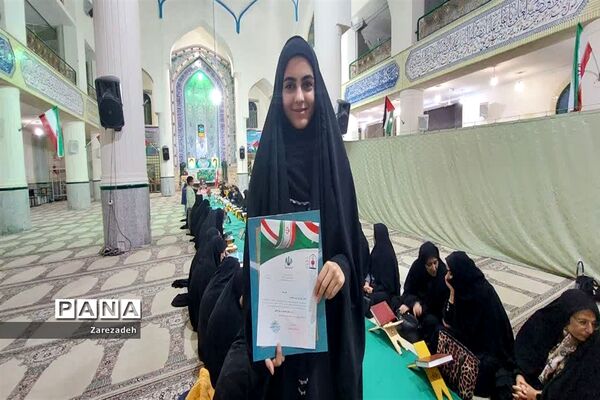 محفل انس با قرآن به‌مناسبت هفته قرآن و عترت شهرستان ابرکوه
