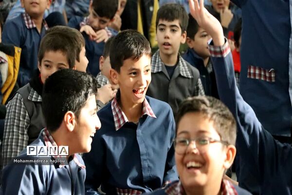 محفل انس با قرآن کریم در هفته قرآن عترت و نماز در ساوه