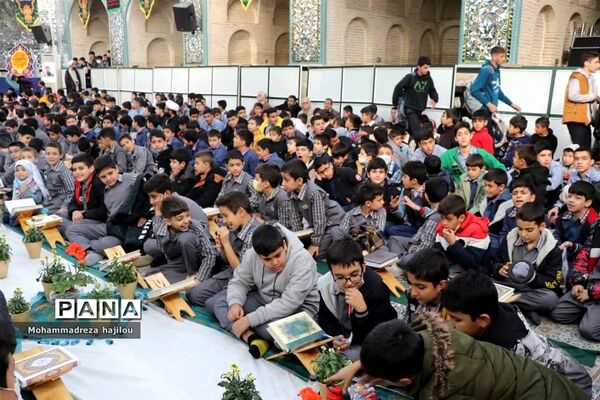 محفل انس با قرآن کریم در هفته قرآن عترت و نماز در ساوه