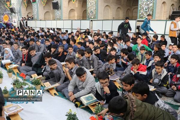 محفل انس با قرآن کریم در هفته قرآن عترت و نماز در ساوه