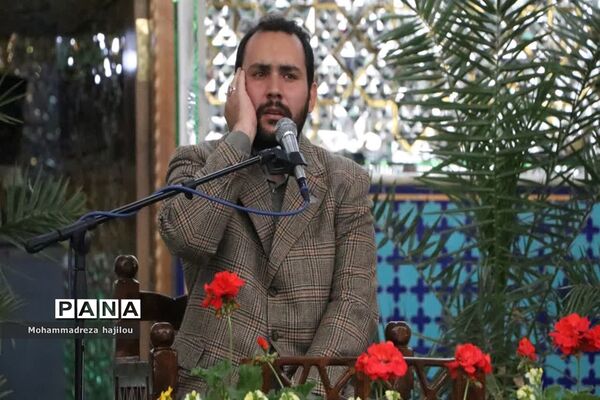 محفل انس با قرآن کریم در هفته قرآن عترت و نماز در ساوه