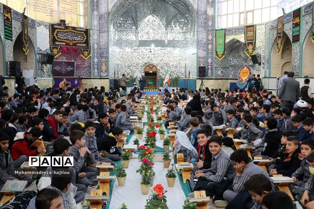 محفل انس با قرآن کریم در هفته قرآن عترت و نماز در ساوه