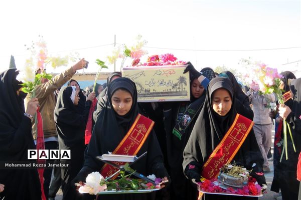 حضور پرشور دانش‌آموزان و فرهنگیان ششده و قره بلاغ در تشییع شهید گمنام