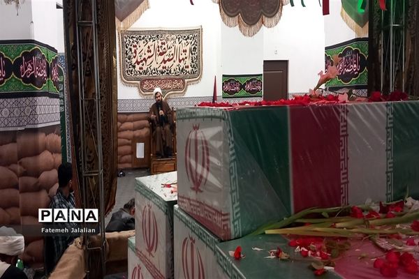 محفل دعا و نیایش در جوار پیکرهای مطهر 8 شهید گمنام دفاع مقدس