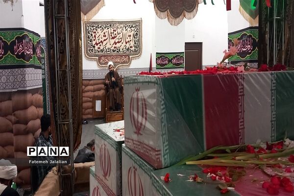 محفل دعا و نیایش در جوار پیکرهای مطهر 8 شهید گمنام دفاع مقدس