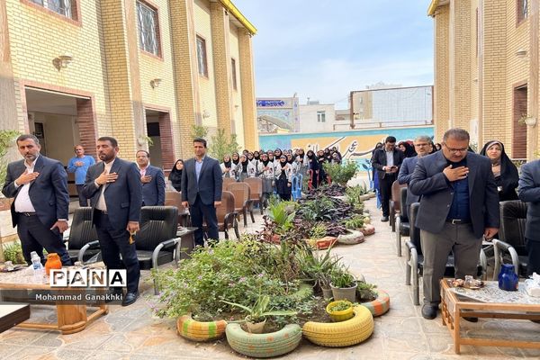 نواخته شدن زنگ  هفته پژوهش  در مدارس  بوشهر