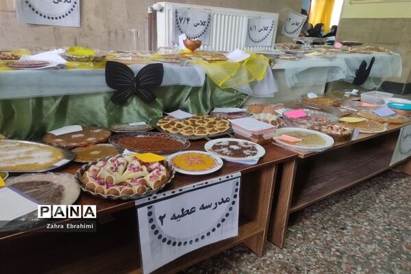 نذورات دهه دوم فاطمیه(س) در دبیرستان عطیه۲ شهرستان ملارد