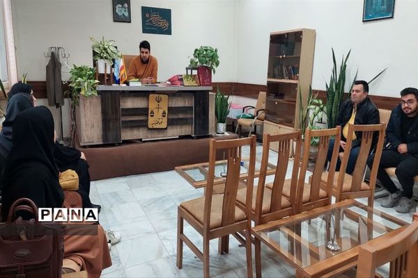 نشست صمیمی دانشجویان با دادستان عمومی و انقلاب  مرکز استان خراسان شمالی