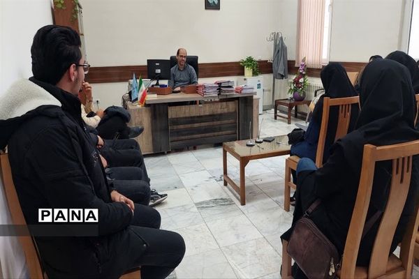 نشست صمیمی دانشجویان با دادستان عمومی و انقلاب  مرکز استان خراسان شمالی