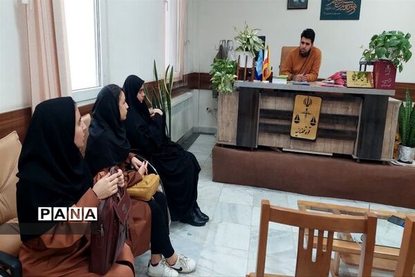 نشست صمیمی دانشجویان با دادستان عمومی و انقلاب  مرکز استان خراسان شمالی