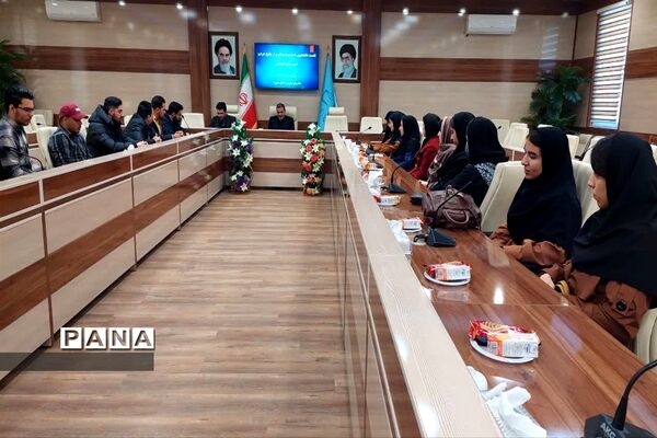 نشست صمیمی دانشجویان با دادستان عمومی و انقلاب  مرکز استان خراسان شمالی
