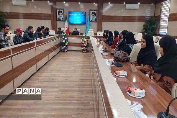 نشست صمیمی دانشجویان با دادستان عمومی و انقلاب  مرکز استان خراسان شمالی