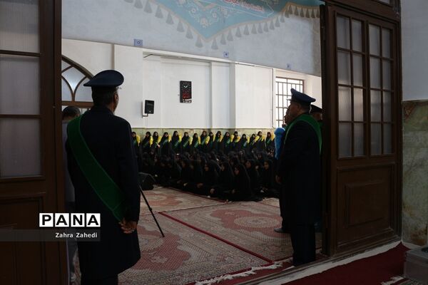 تشییع شهید گمنام در جمع دانش‌آموزان دهه هشتادی