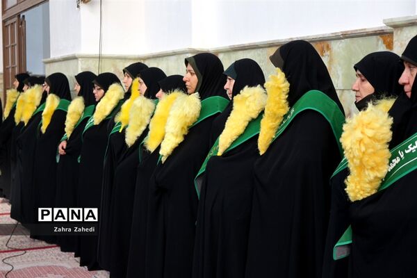 تشییع شهید گمنام در جمع دانش‌آموزان دهه هشتادی