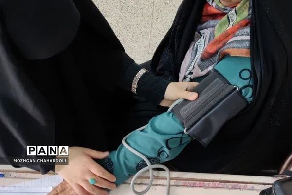 اردوی جهادی ویزیت رایگان در دبیرستان الهام شریعت کهریزک